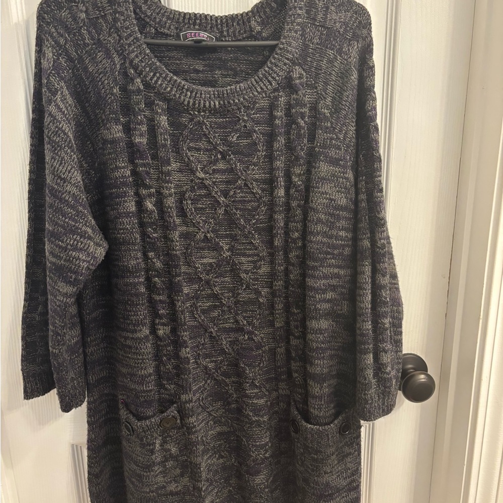 Elegant Gray Cable Knit Sweater